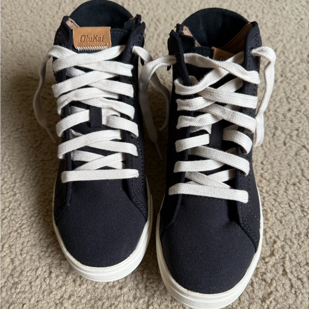 Never Worn - NEW OluKai Black Canvas High-Tops with White Laces